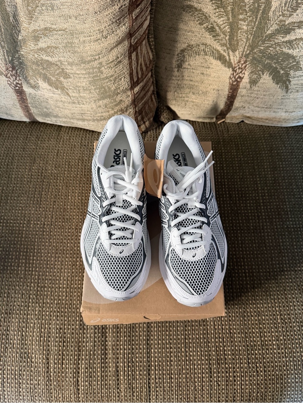 ASICS GT-2160 Men's Low Top Mesh Lace-Up Sneakers White/Graphite Grey Size 9 NWT